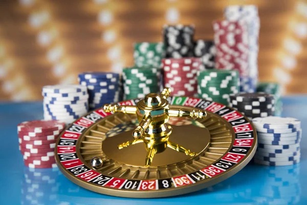 Close-up of three dice in Super Sic Bo container showing transparent result display