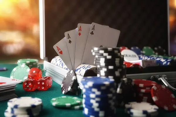 Three Card Poker hand comparison interface on mesin128 live dealer platform